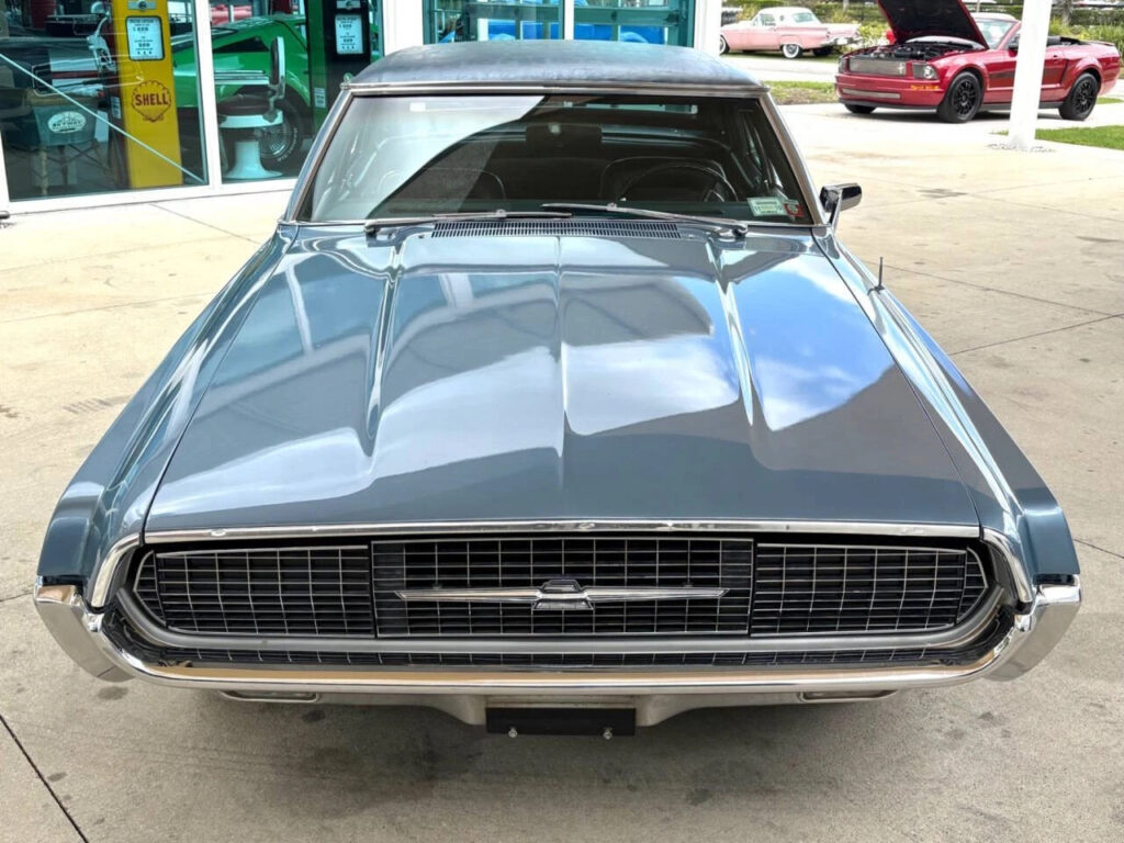 1967 Ford Thunderbird