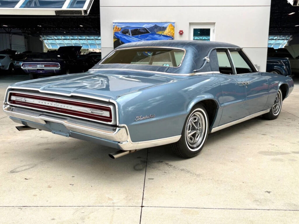 1967 Ford Thunderbird