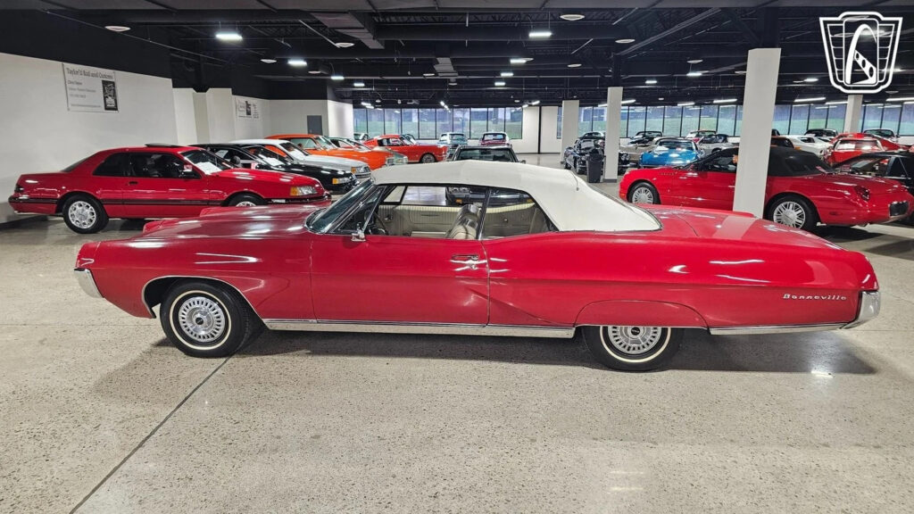 1967 Pontiac Bonneville Convertible