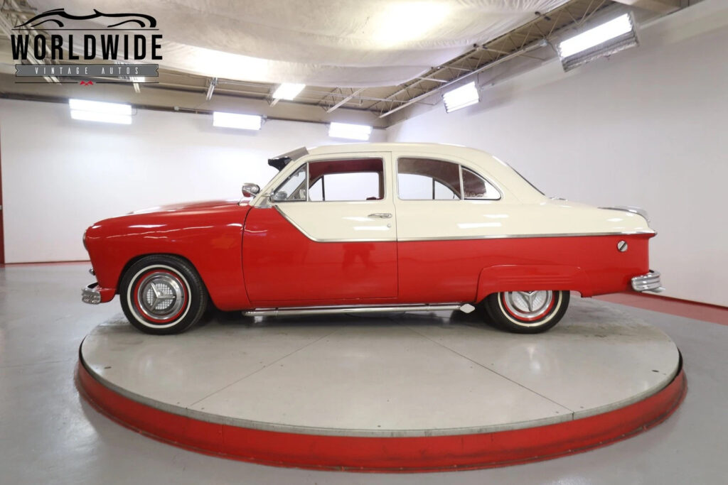 1949 Ford Custom Deluxe