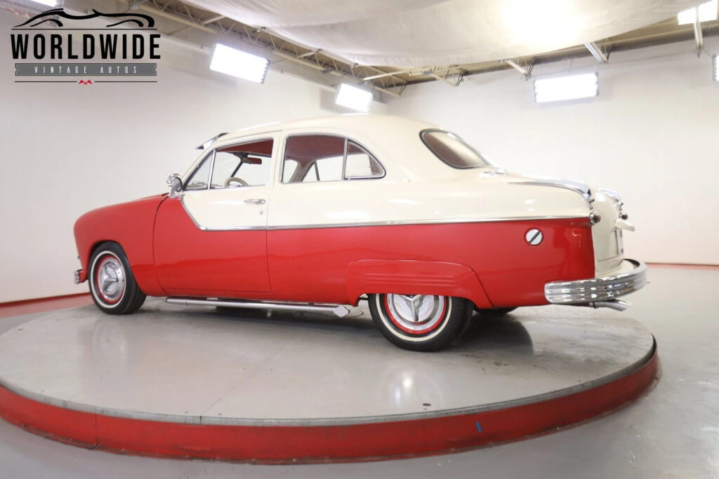 1949 Ford Custom Deluxe