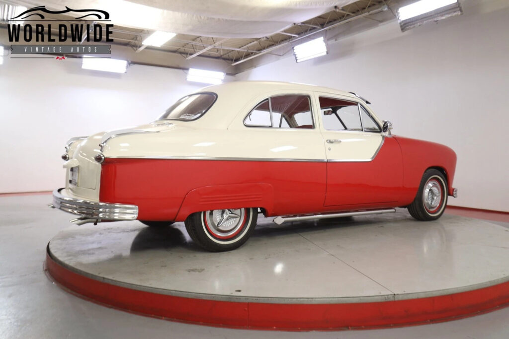 1949 Ford Custom Deluxe