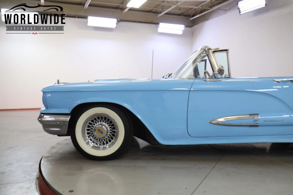 1959 Ford Thunderbird