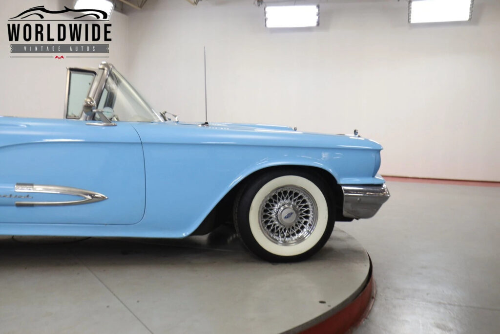 1959 Ford Thunderbird
