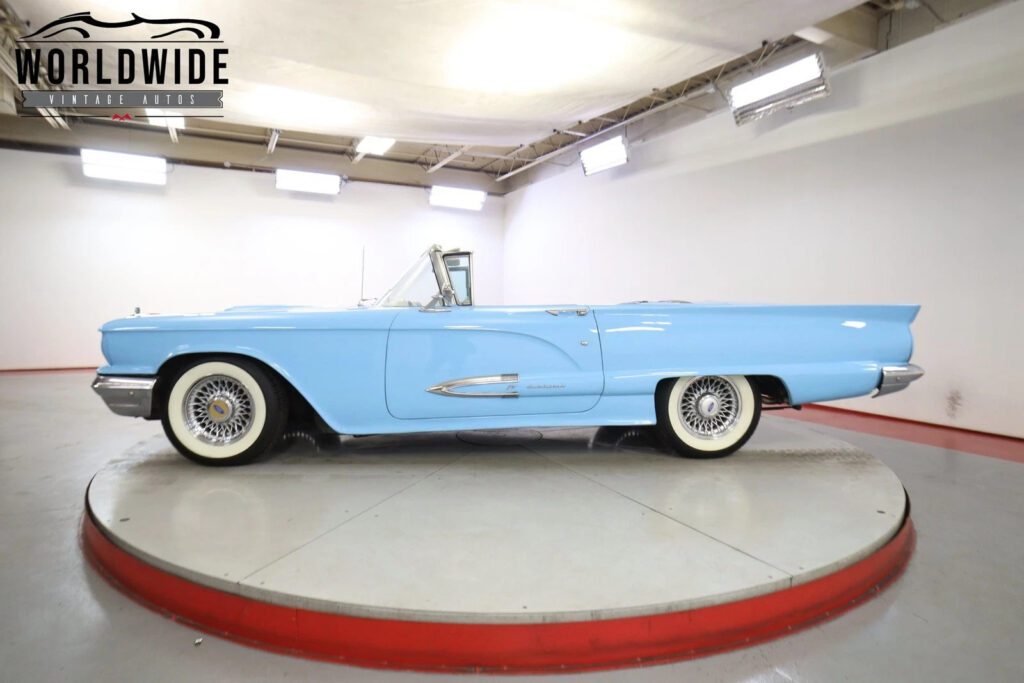 1959 Ford Thunderbird