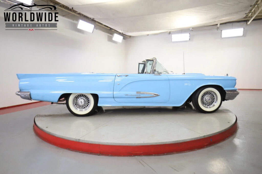 1959 Ford Thunderbird