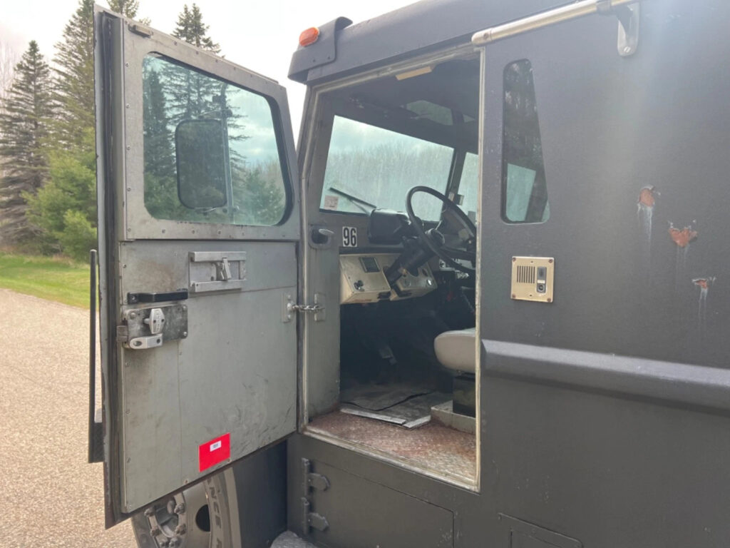 1989 Ford f700 Armored Truck swat Diesel Military