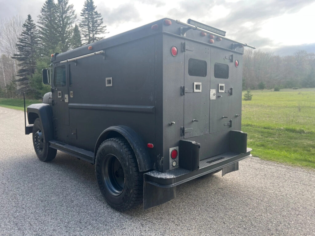 1989 Ford f700 Armored Truck swat Diesel Military