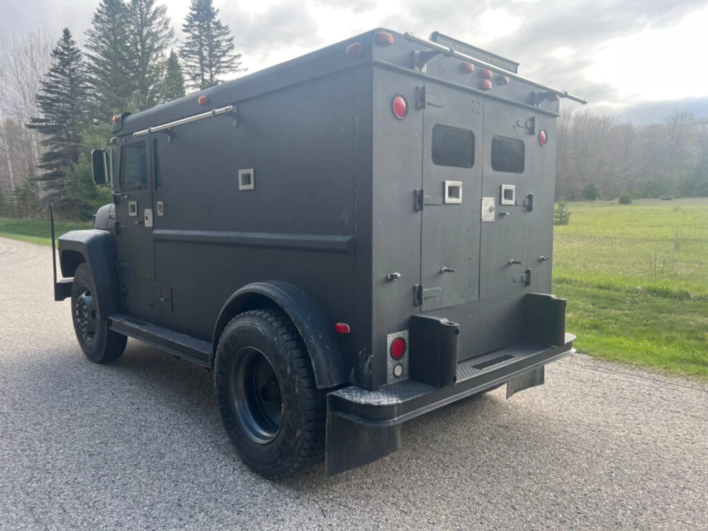 1989 Ford f700 Armored Truck swat Diesel Military