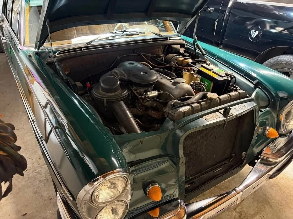 1967 Mercedes-Benz 250S 2.5L Inline 6 Manual Antique Title Clean