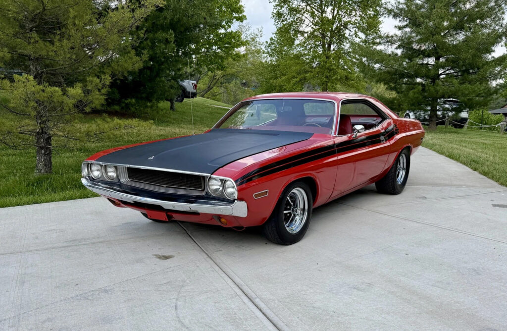 1970 Dodge Challenger 383 4SPD PS Rallye DASH RED ON