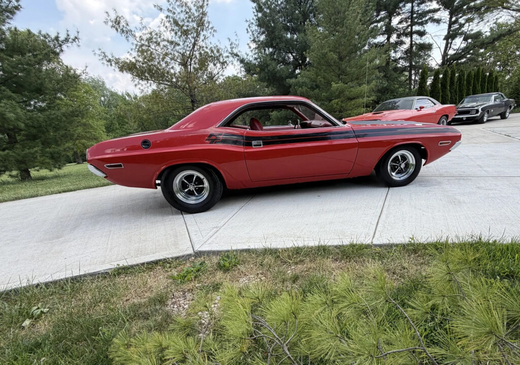 1970 Dodge Challenger 383 4SPD PS Rallye DASH RED ON