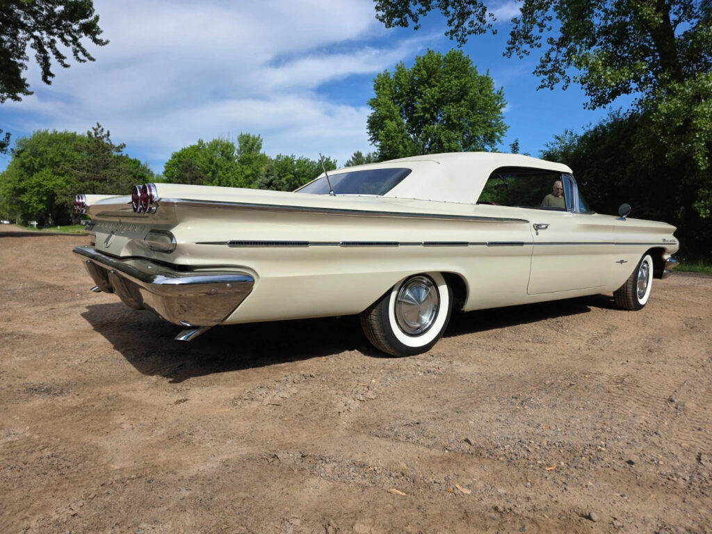 1960 Pontiac Bonneville