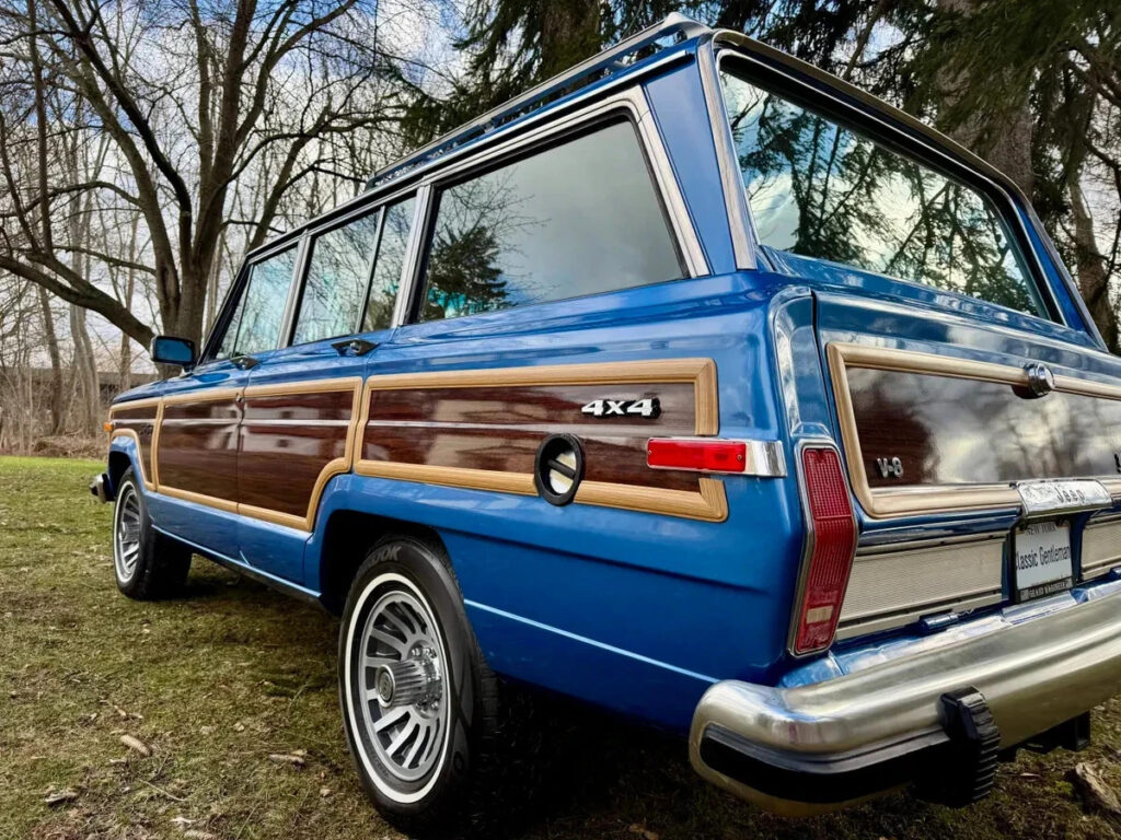 1988 Jeep Wagoneer Grand by Classic Gentleman