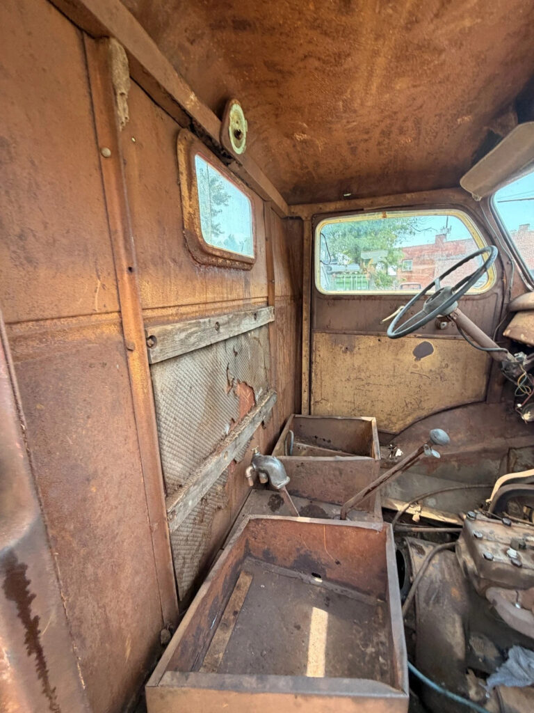 1941 Diamond T 306 COE CAB OVER SNUB NOSE