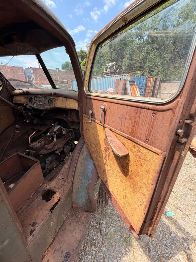1941 Diamond T 306 COE CAB OVER SNUB NOSE