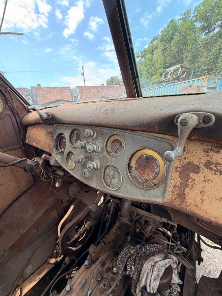 1941 Diamond T 306 COE CAB OVER SNUB NOSE