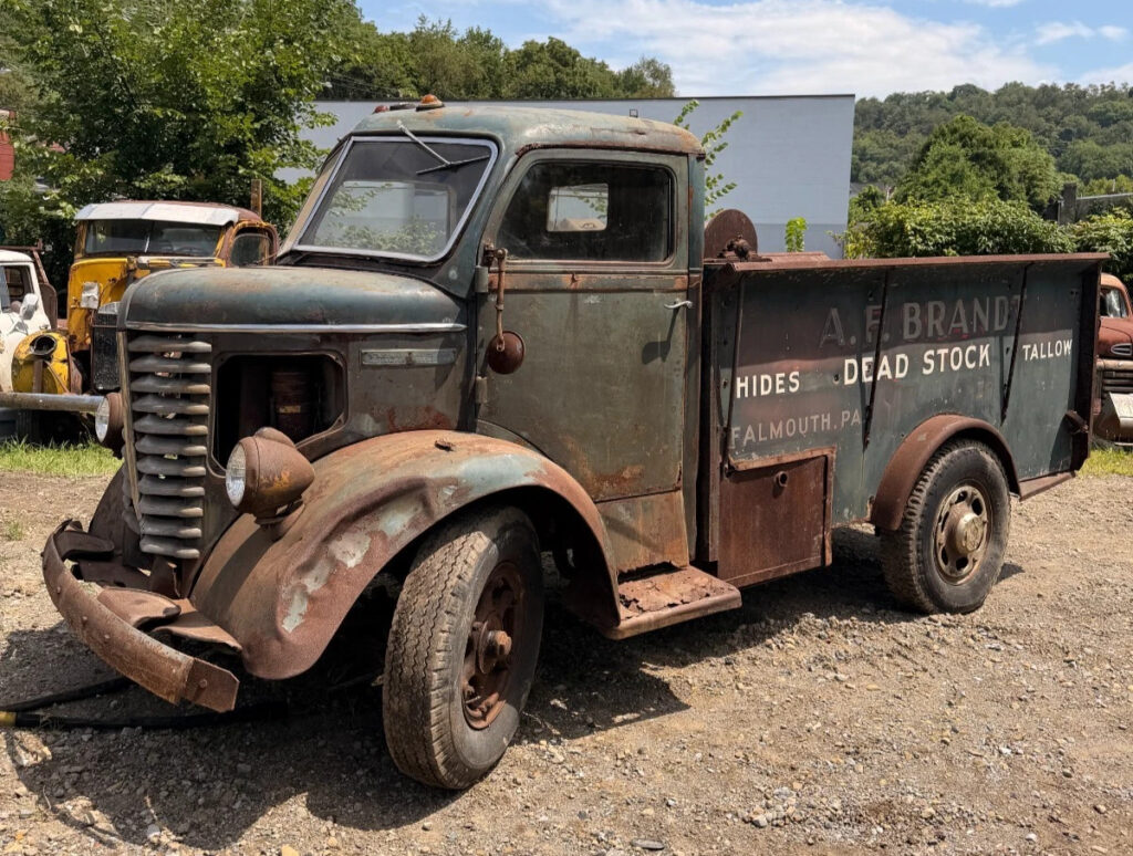 1941 Diamond T 306 COE CAB OVER SNUB NOSE