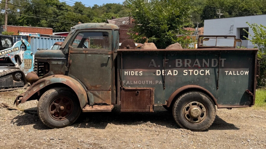 1941 Diamond T 306 COE CAB OVER SNUB NOSE