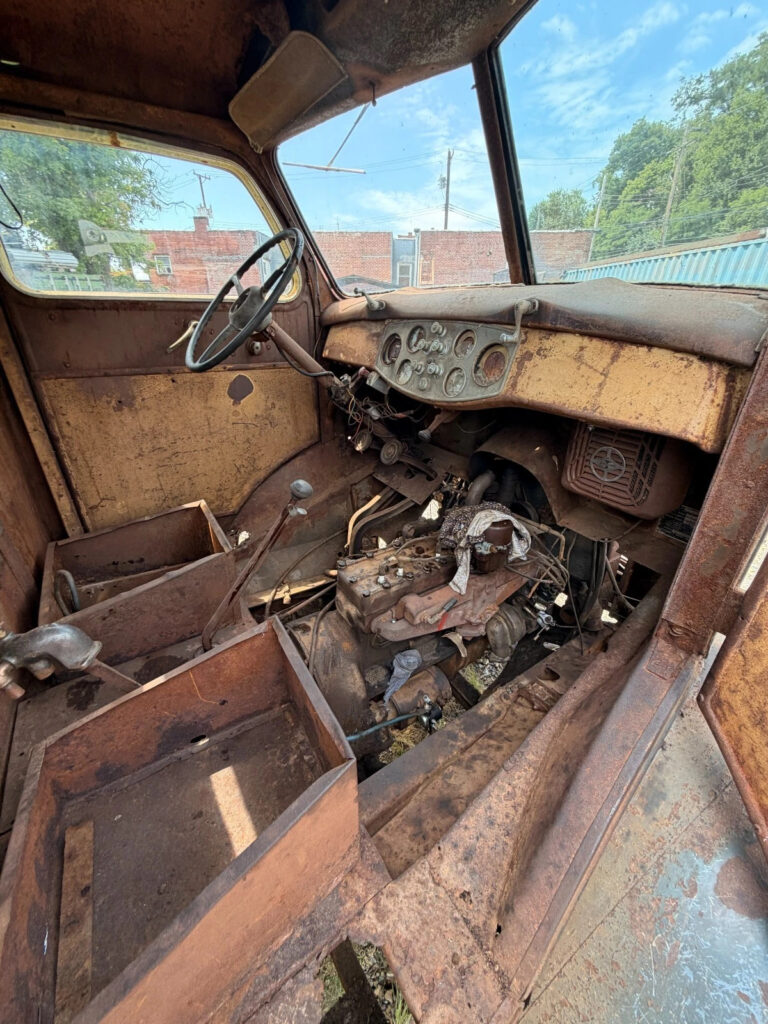1941 Diamond T 306 COE CAB OVER SNUB NOSE