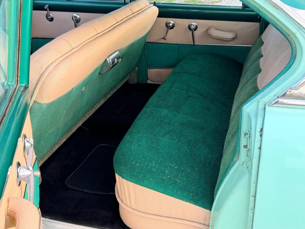 1954 Kaiser Manhattan