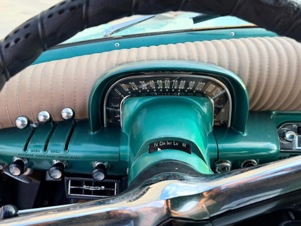 1954 Kaiser Manhattan