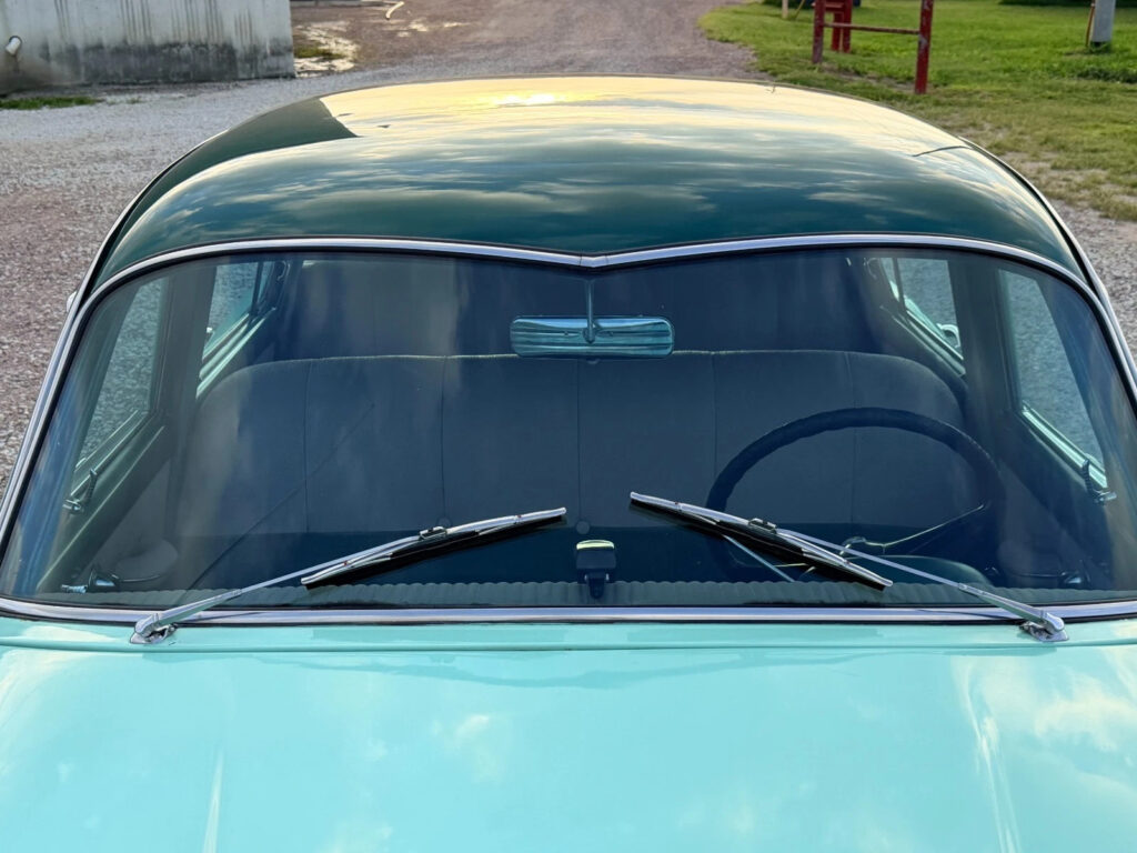 1954 Kaiser Manhattan