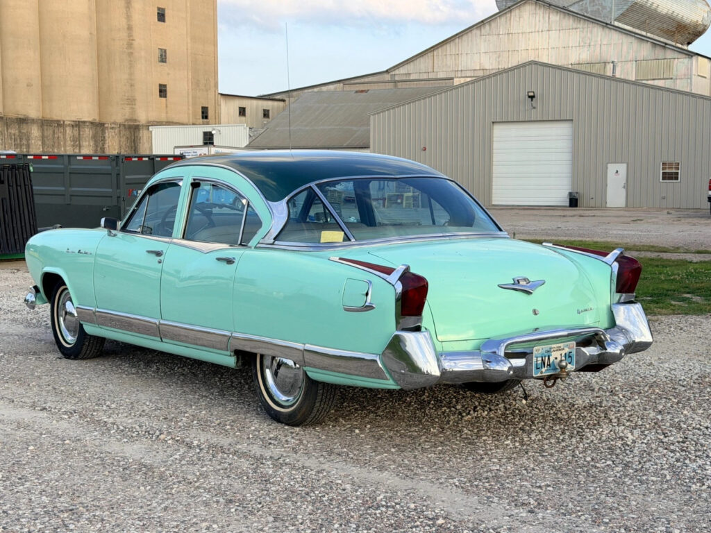 1954 Kaiser Manhattan