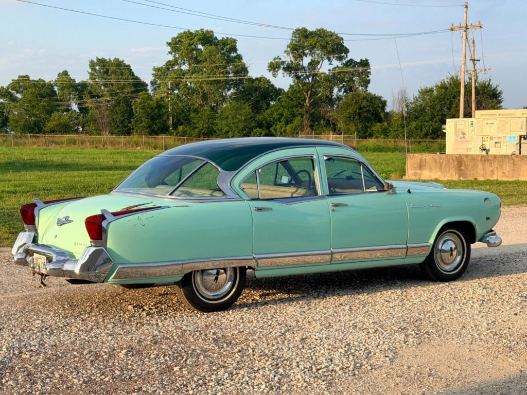 1954 Kaiser Manhattan