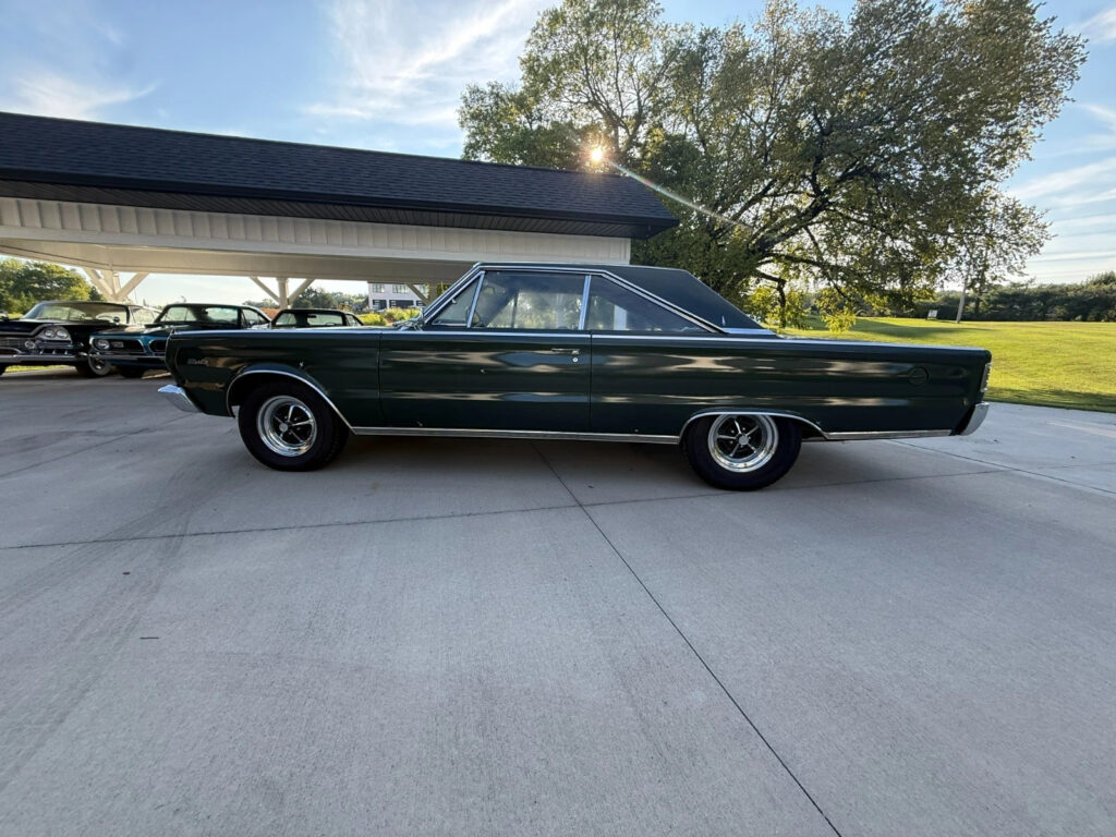 1966 Plymouth 426 hemi