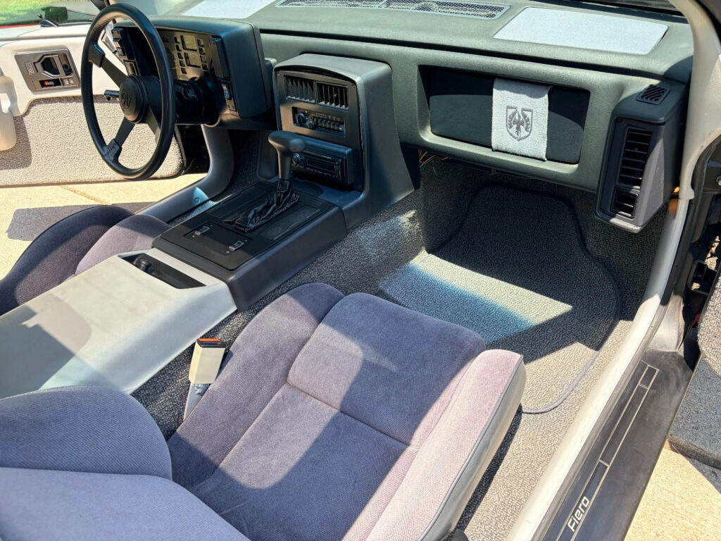 1984 Pontiac Fiero SE