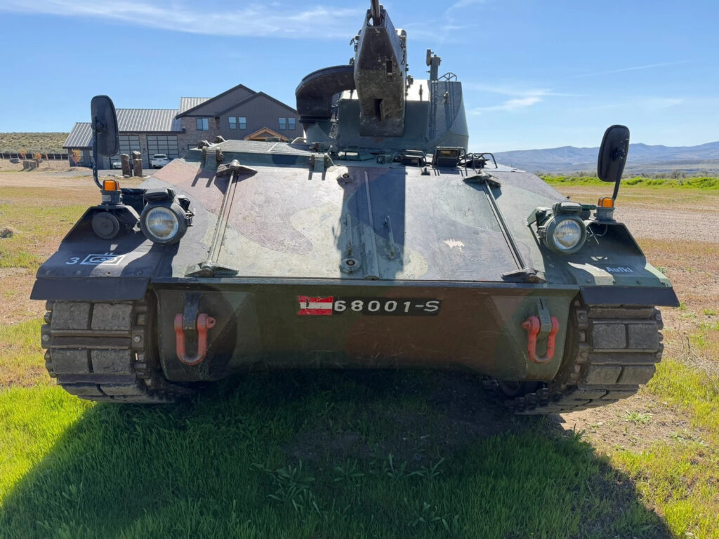 Saurer 4K 4fa-G2 Armored Personnel Carrier (apc)