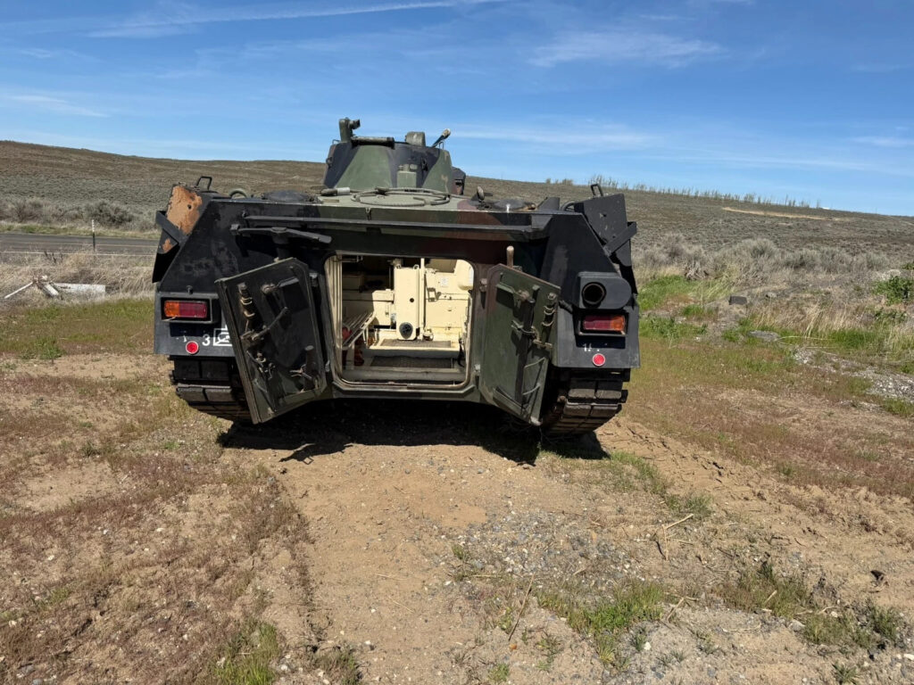 Saurer 4K 4fa-G2 Armored Personnel Carrier (apc)