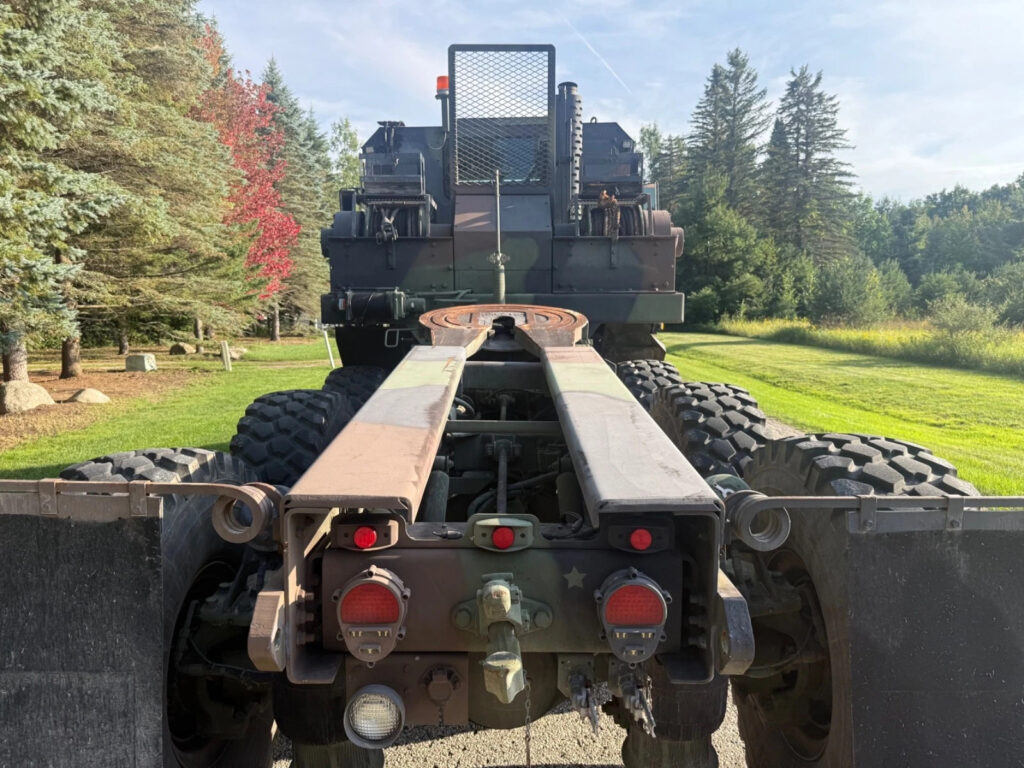 2008 Overhaul Oshkosh M1070 8×8 Semi Tractor