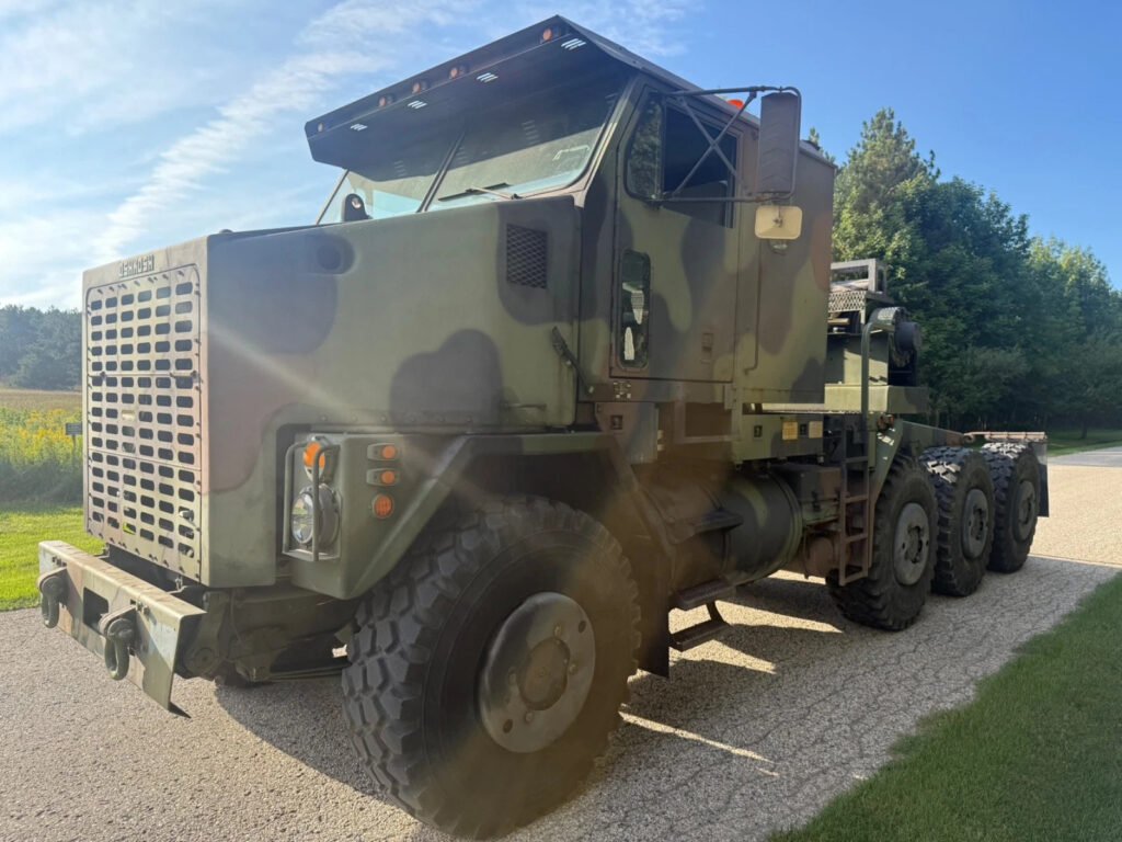 2008 Overhaul Oshkosh M1070 8×8 Semi Tractor